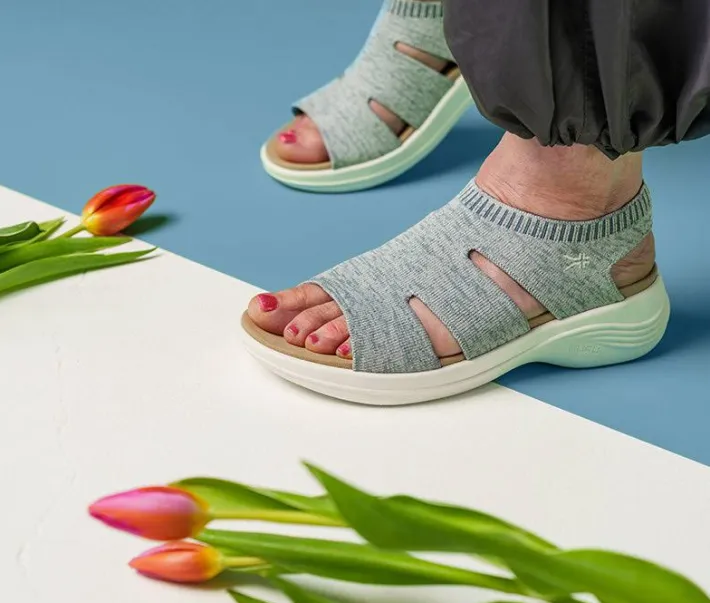 Sandals>KURU Footwear CODA Muse Knit Cloudgray-brightwhite