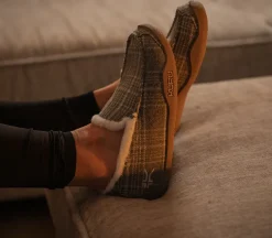 Slip-Ons|Slippers><noscript><img width=