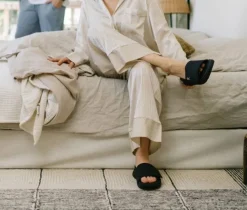Slip-Ons|Sandals><noscript><img width=