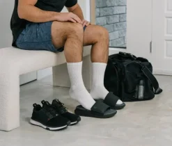 Slip-Ons|Sandals><noscript><img width=