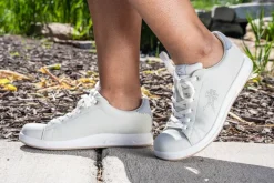 Sneakers><noscript><img width=
